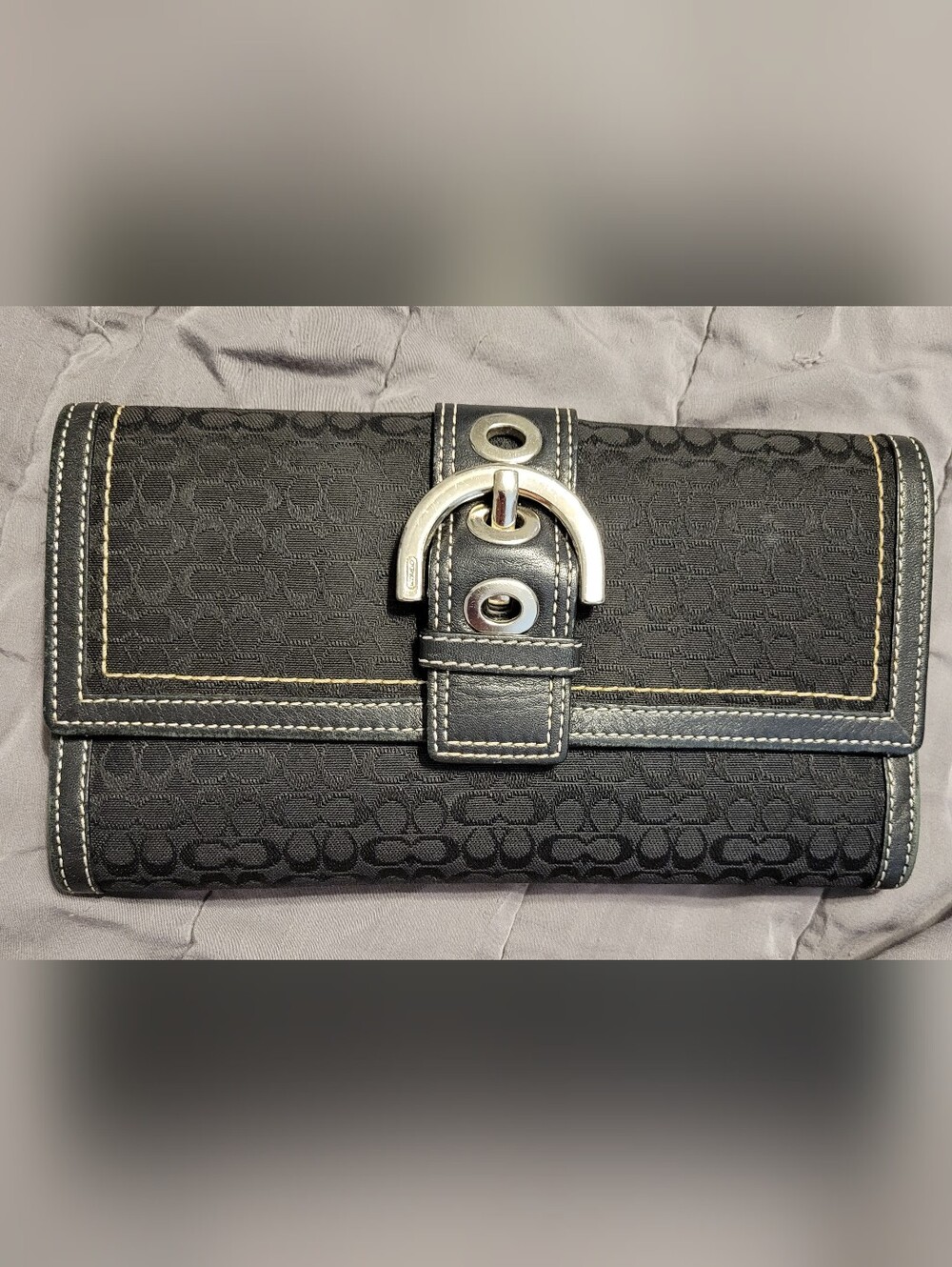 Coach EUC! Black Signature SoHo Tri-Fold Clutch with Silver Buckle